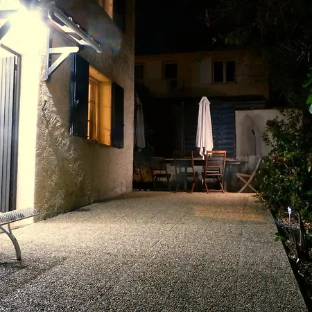 Couette-café Les Pucines T2 Bas De *